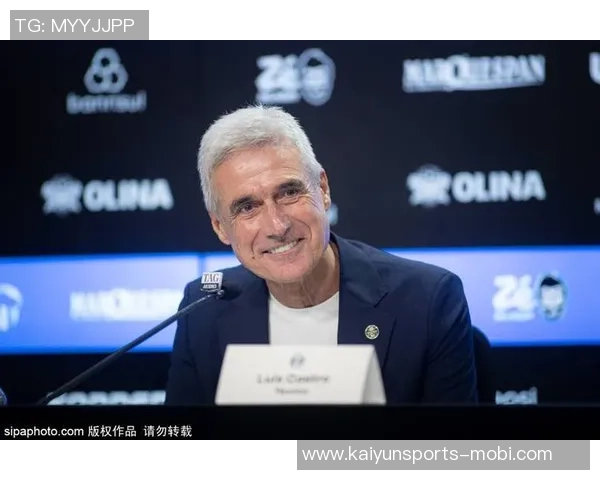 坎塞洛见面会因转会文件未完成延迟大批记者在外苦等无法入场