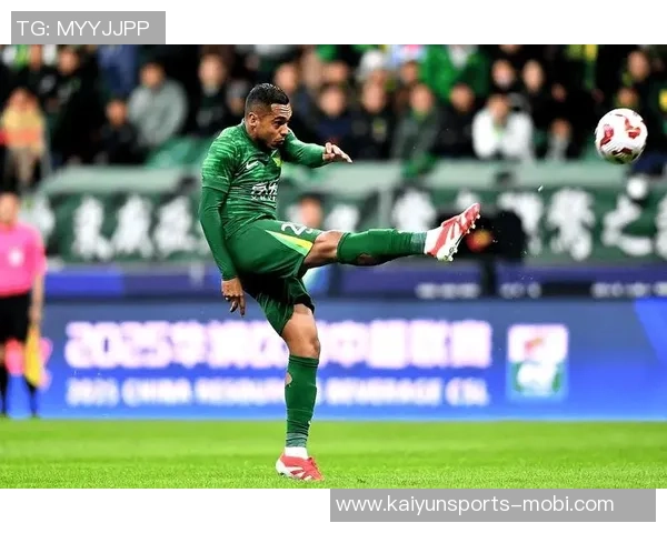 申花主场防守失误致对手凌空垫射扳平比分令人失望