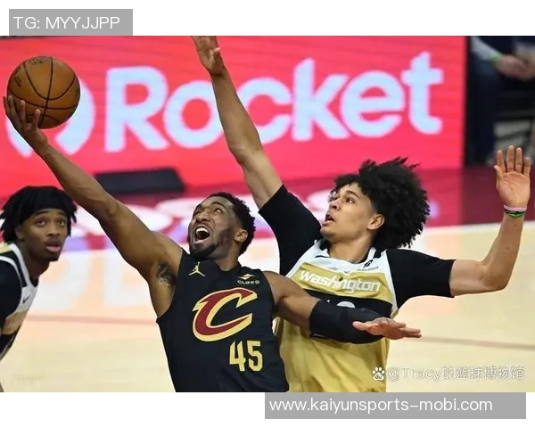 米切尔第三节火力全开8投6中三分1中3独得14分助队追分奋起反击